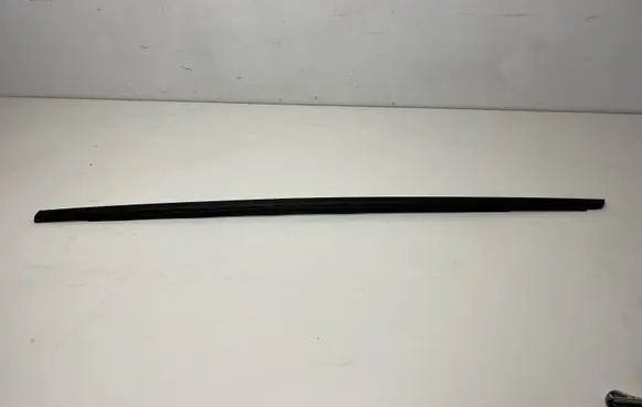 Peugeot 308 Front door glass trim molding 9677881080