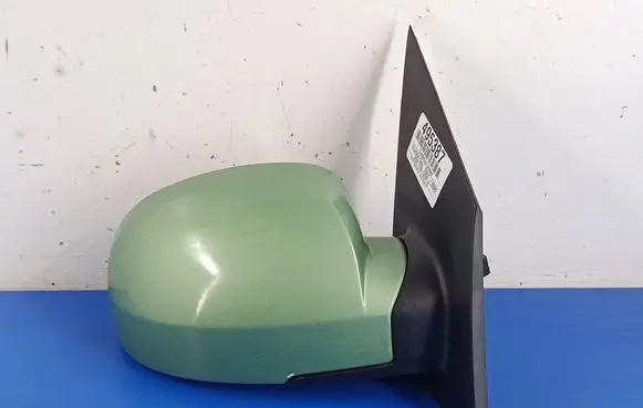 Hyundai Getz Front door electric wing mirror