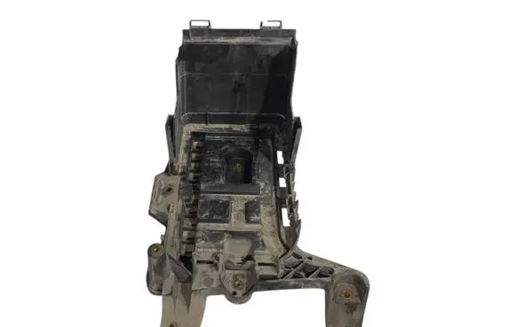 Volkswagen PASSAT CC Battery tray 1K0915333 1K0915325B