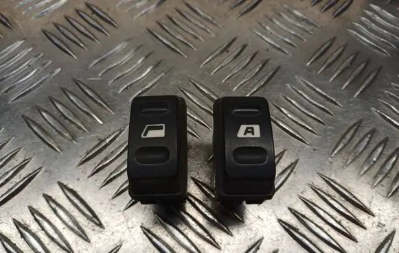 Citroen Xsara Picasso Electric window control switch 22681