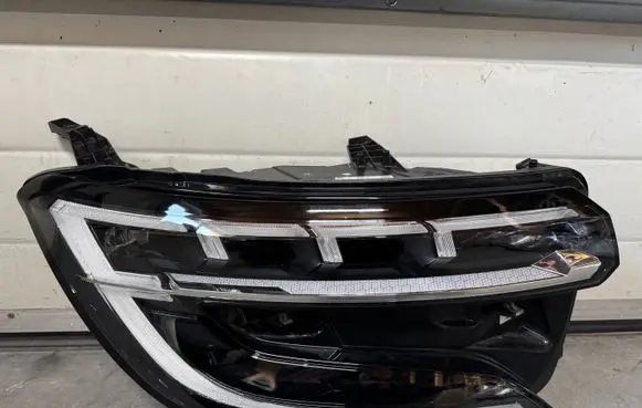 Renault Austral Headlight/headlamp 260103381R