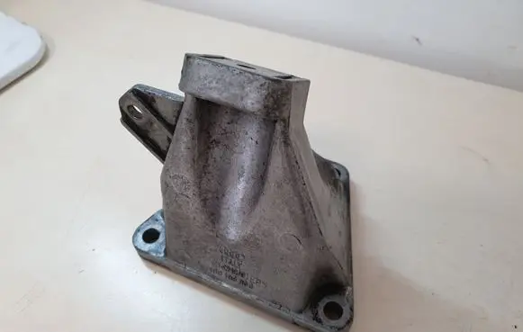 Audi A6 S6 C5 4B Engine mounting bracket 4B0199308