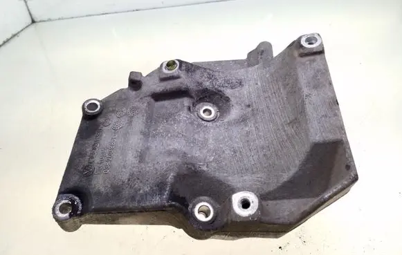 Volkswagen PASSAT B5.5 Engine mounting bracket 038260885C