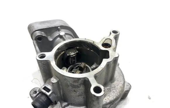 Audi A3 S3 8V Vacuum pump 06L145100F