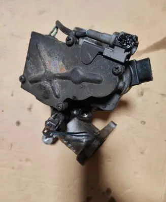 Toyota Avensis T220 Throttle valve 27020