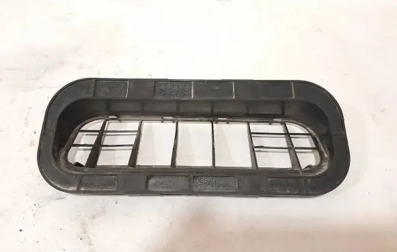Lexus GS 300 350 430 450H Quarter panel pressure vent 6294012160 6293012160