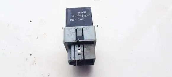 Volvo S40, V40 Other relay MB953394 C2698
