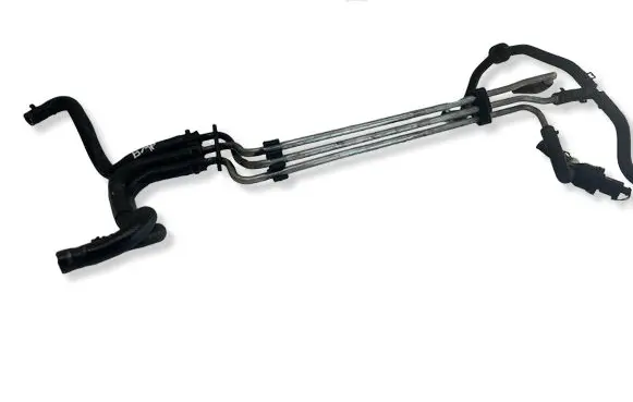 Volkswagen PASSAT B6 Fuel line pipe 