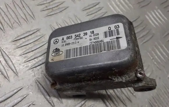 Mercedes-Benz C W203 ESP (stability system) control unit A0035423918