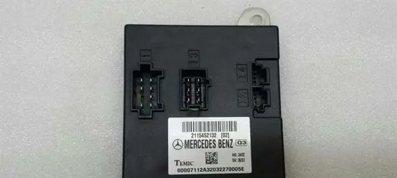 Mercedes-Benz E W211 SAM control unit A2115452132