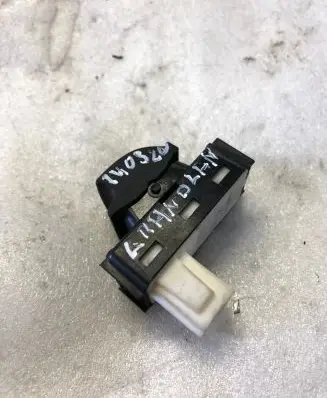 Opel Grandland X Electric window control switch 98044803zd