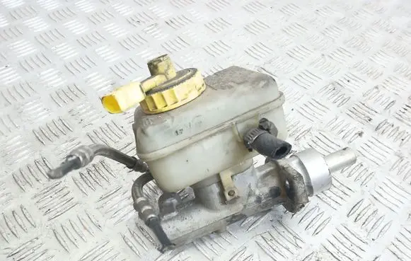 Volkswagen Golf IV Master brake cylinder