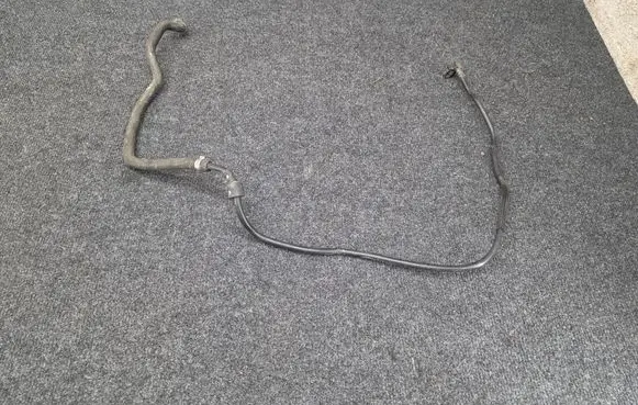 Engine coolant pipe/hose