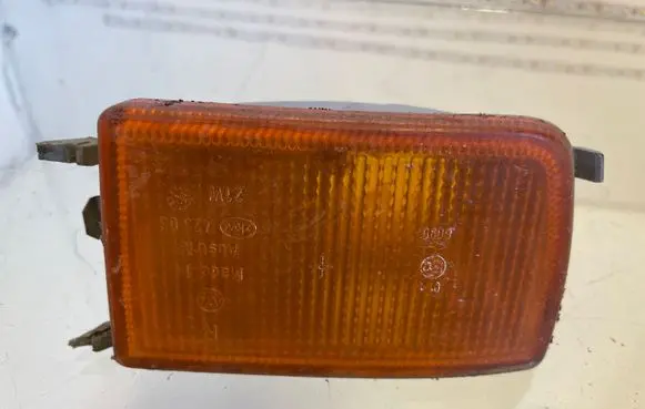 Volkswagen Golf III Front indicator light