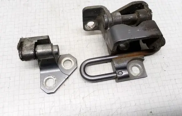 Volkswagen Golf V Rear door hinge set 