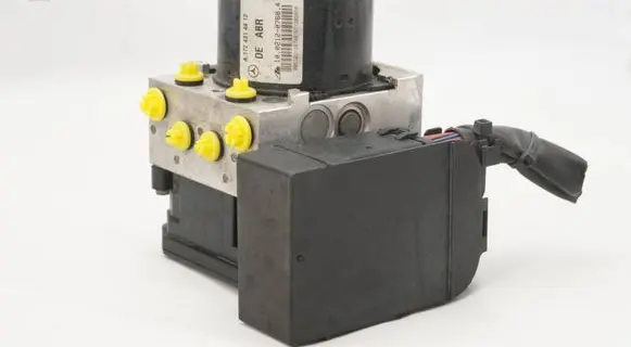 Mercedes-Benz C W204 ABS Pump A1724314912 A1729011102