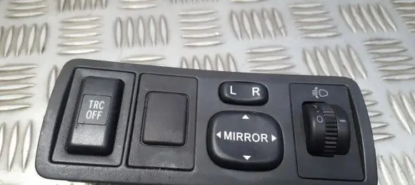 Toyota Avensis T250 Wing mirror switch 183574 84152-05051