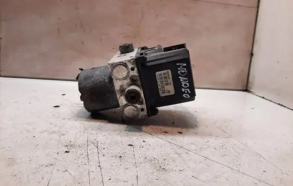 Ford Mondeo Mk III ABS Pump 1S712M110AE 22120475