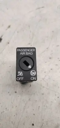 Passenger airbag on/off switch
