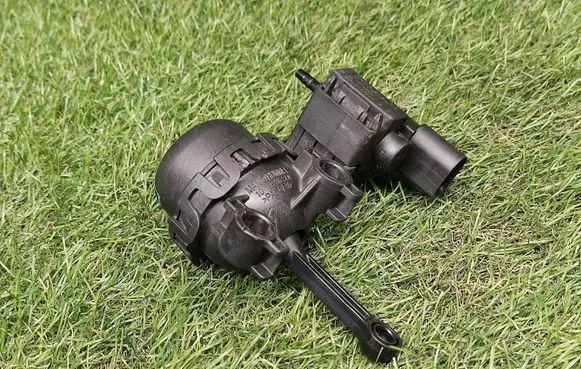 Audi A4 S4 B8 8K Valve vacuum 037906283C 1019886