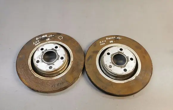 Toyota Avensis T270 Front brake disc