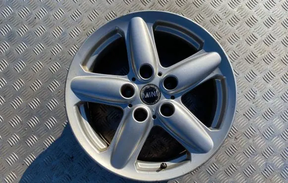 R16 alloy rim