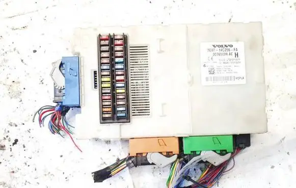Volvo V70 Comfort/convenience module 7g9t14c256fa 7g9t-14c256-fa