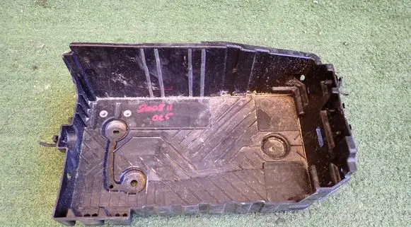 Peugeot 2008 II Battery box tray 9823533180