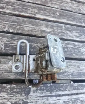 Audi A6 S6 C6 4F Front door lower hinge 