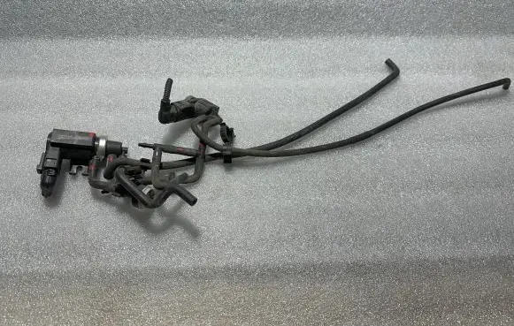 Volkswagen Touareg I Turbo solenoid valve 1J0906627C 1J0906283C