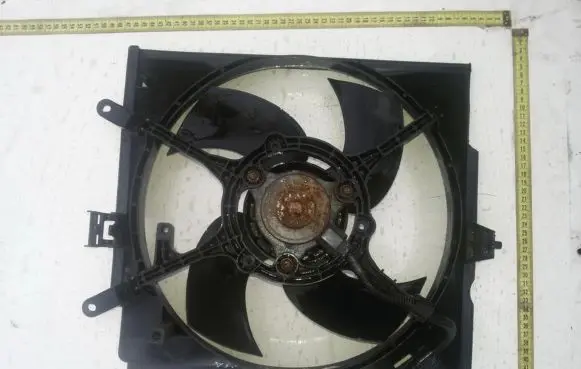 Mitsubishi Carisma Radiator cooling fan shroud etp8223