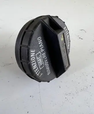 Opel Frontera B Fuel tank filler cap 