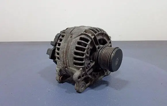 Volkswagen Sharan Generator/alternator 028903028E