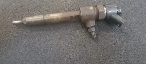 Alfa Romeo 166 Fuel injector 0445110119 3101