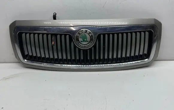Skoda Fabia Mk1 (6Y) Front bumper upper radiator grill 6Y0853668B