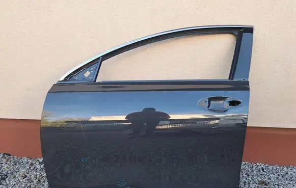 KIA Ceed Front door
