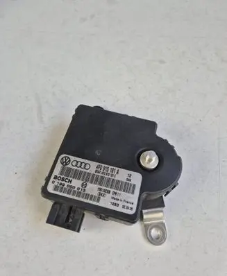 Audi A6 S6 C6 4F Power management control unit 4F0915181A 4F0910181E