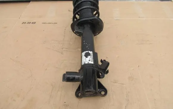 Mercedes-Benz C W204 Front shock absorber with coil spring A2043230900 A2043231000