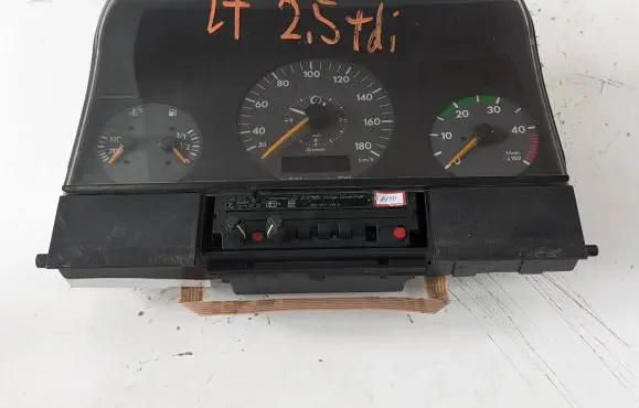 Volkswagen II LT Speedometer (instrument cluster) 2D0919049M 6001410000 137598