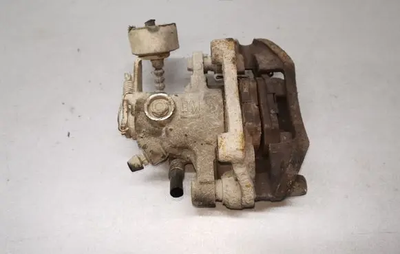 Opel Zafira A Rear brake caliper