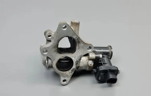 Honda CR-V EGR valve 0120101040