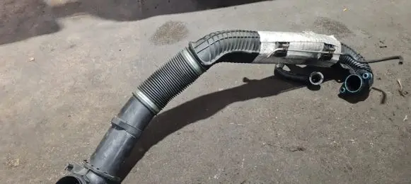 Volvo V50 Air intake hose/pipe 7689484400
