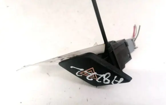 Toyota Yaris Hazard light switch 843320D020 84332-0D020