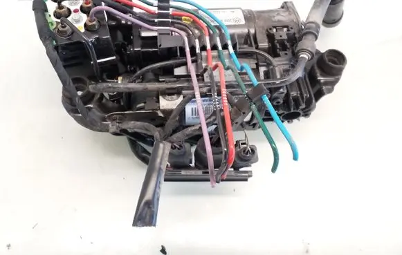 Volkswagen Phaeton Air suspension compressor/pump 3D0616005H