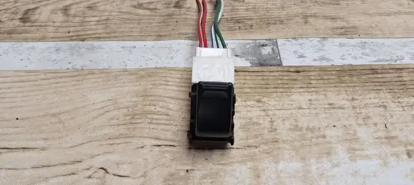 Suzuki Liana Electric window control switch