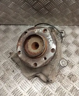 BMW 5 E39 Front wheel hub