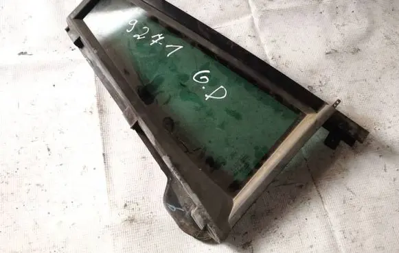 Ford Mondeo Mk III Rear vent window glass as3