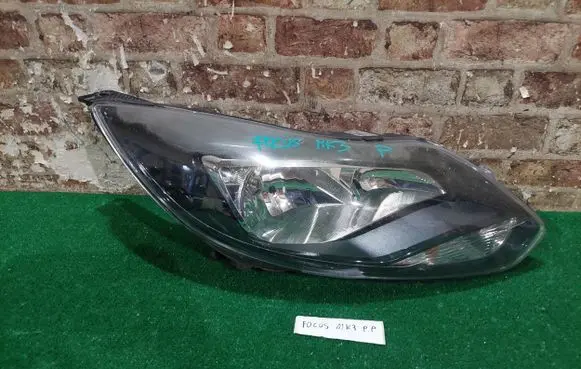 Ford Focus Headlight/headlamp