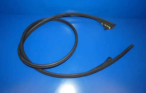 Mercedes-Benz CLS C218 X218 Front door rubber seal 