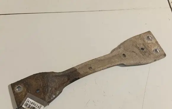 Skoda Octavia Mk2 (1Z) Radiator mount bracket 